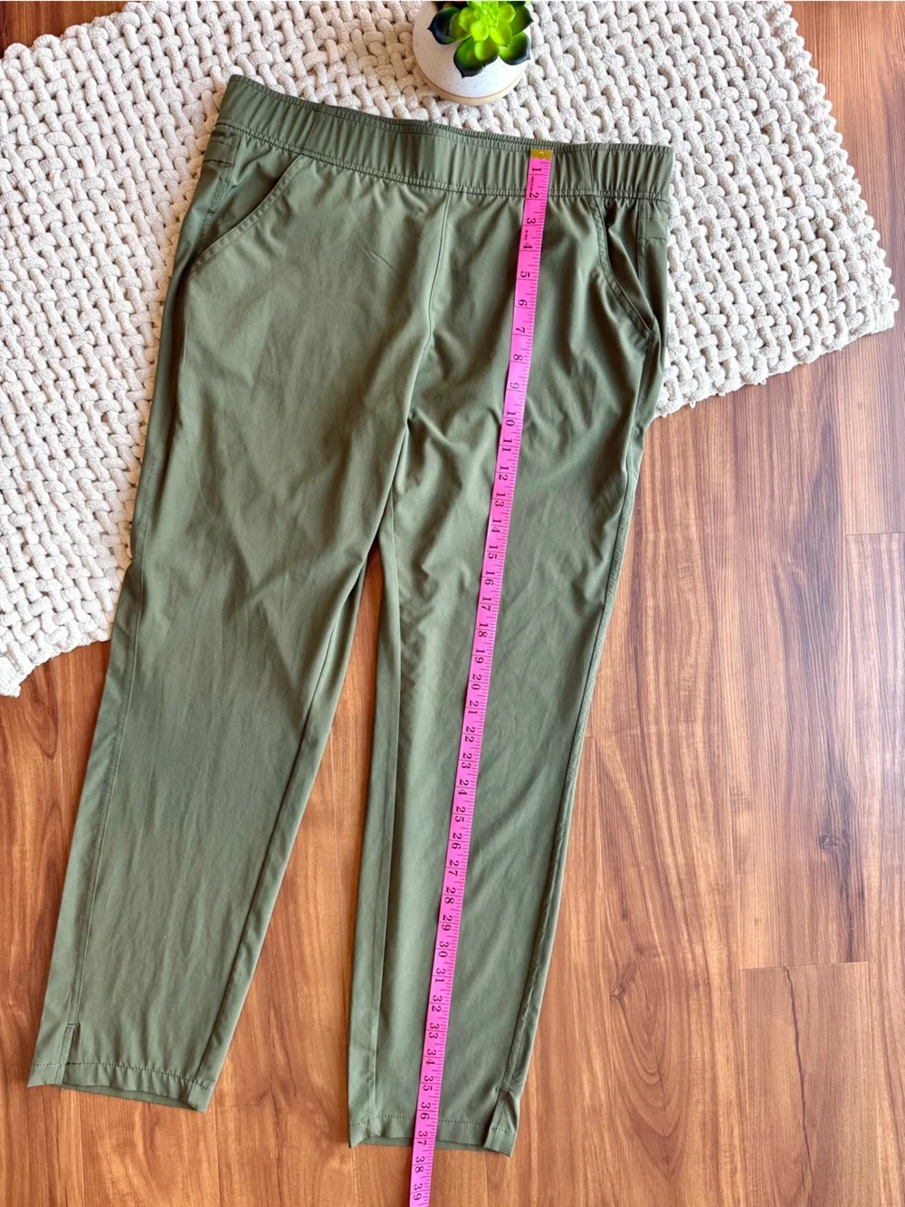 Eddie Bauer | Women’s Departure Ankle Pants | Olive Green | Medium